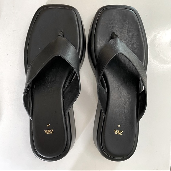 Zara Shoes - Zara 90s Block Thong Sandals Flat Leather Sandal